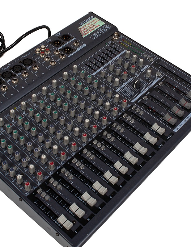 YAMAHA MX12/6 -mikseri  - Audio - 10105629499 - 3