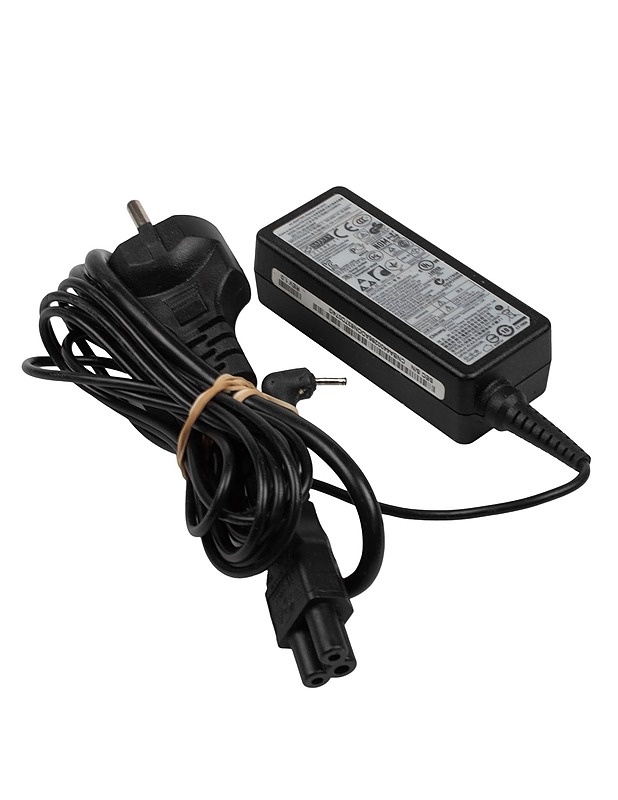 Kannettavan tietokoneen laturi  - Muu elektroniikka - 10105630597 - 0