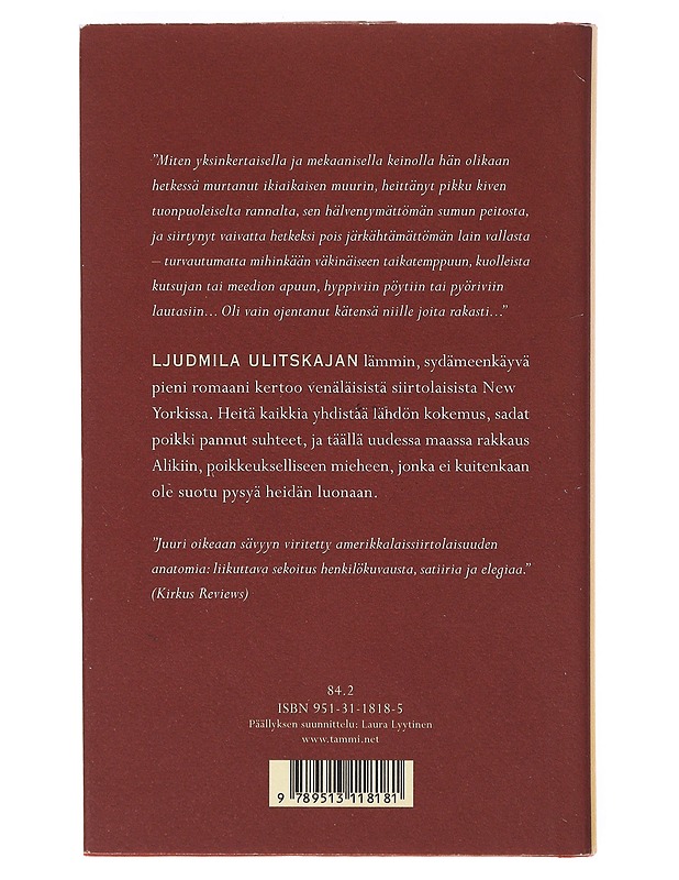 Iloiset hautajaiset - Ulitskaja, Ljudmila - Romaanit ja novellit - 10105638460 - 1