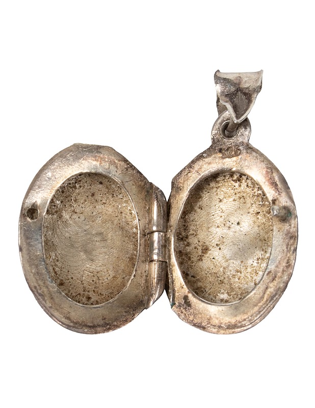 Hopeinen medaljonki - Askartelu - 10105639315 - 1