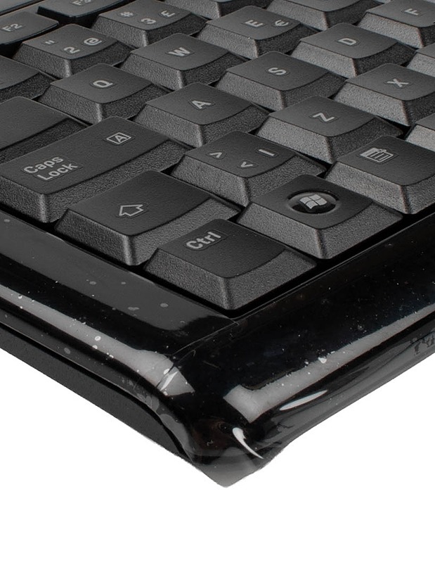 LOGITECH Ultra Flat -näppäimistö  - Tietokoneet - 10105642478 - 2